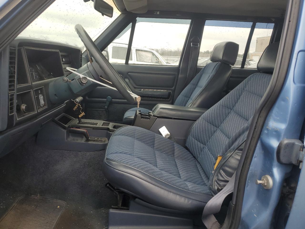 1988 Jeep Cherokee VIN 1JCMR7827JT098304 Copart auction photo, front end / minor dent/scratches damage thumbnail 7