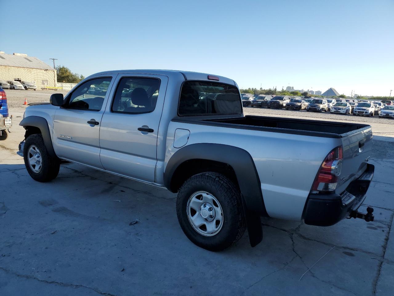 2011 Toyota Tacoma VIN 3TMJU4GN8BM110831 Copart auction photo, front end damage thumbnail 2