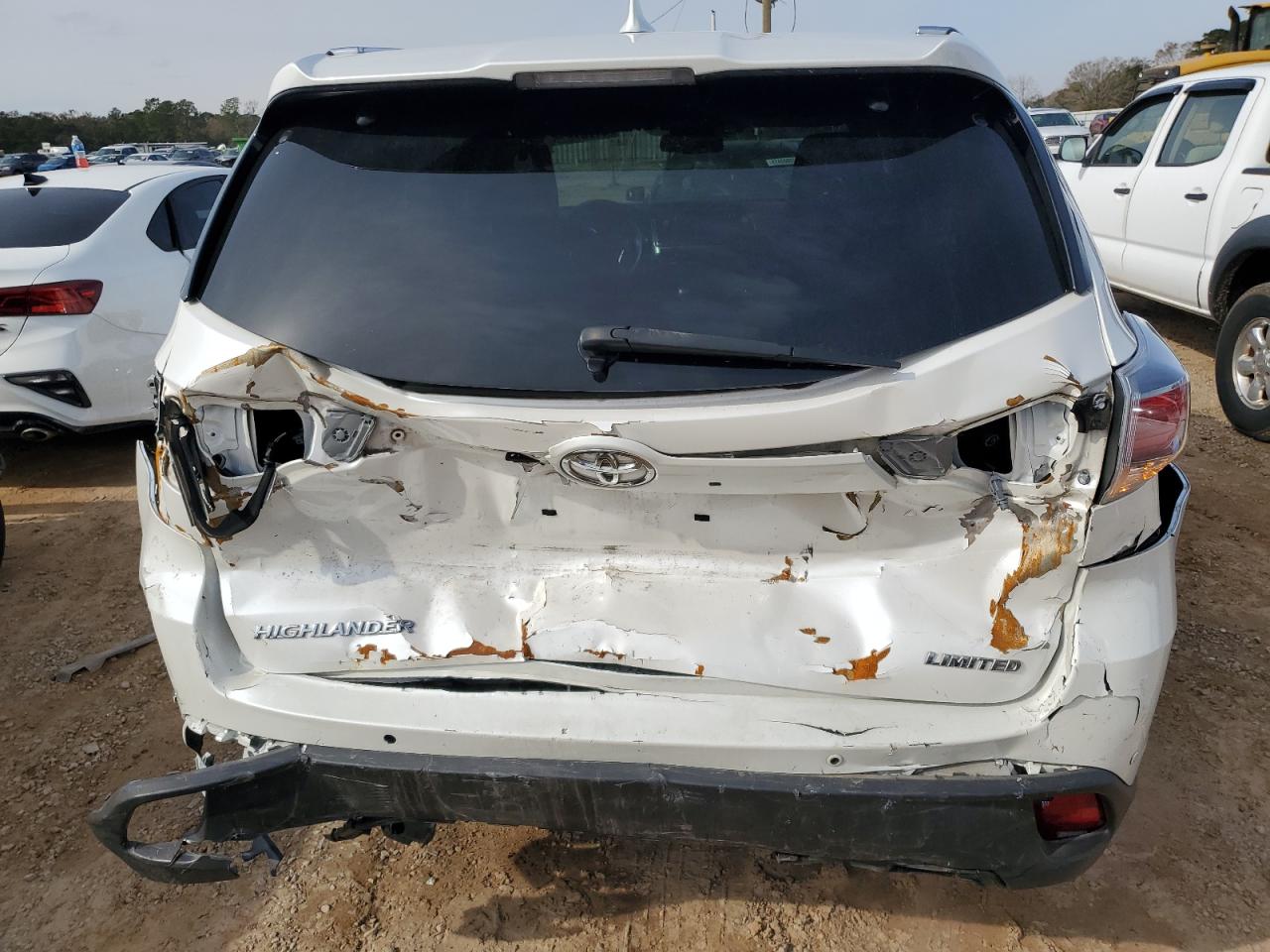 2015 Toyota Highlander VIN 5TDYKRFH7FS102447 Copart auction photo, rear end / front end damage thumbnail 6