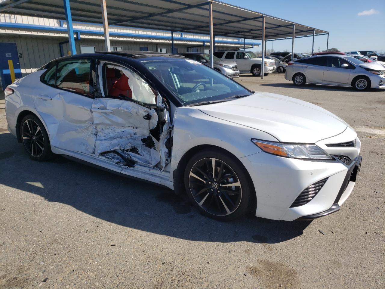 2020 Toyota Camry VIN 4T1KZ1AK2LU033417 Copart auction photo, side damage thumbnail 4