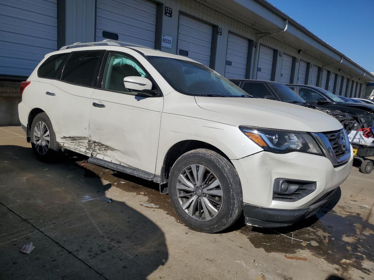 2017 Nissan Pathfinder VIN 5N1DR2MM0HC602550 Copart auction photo, side / front end damage thumbnail 4