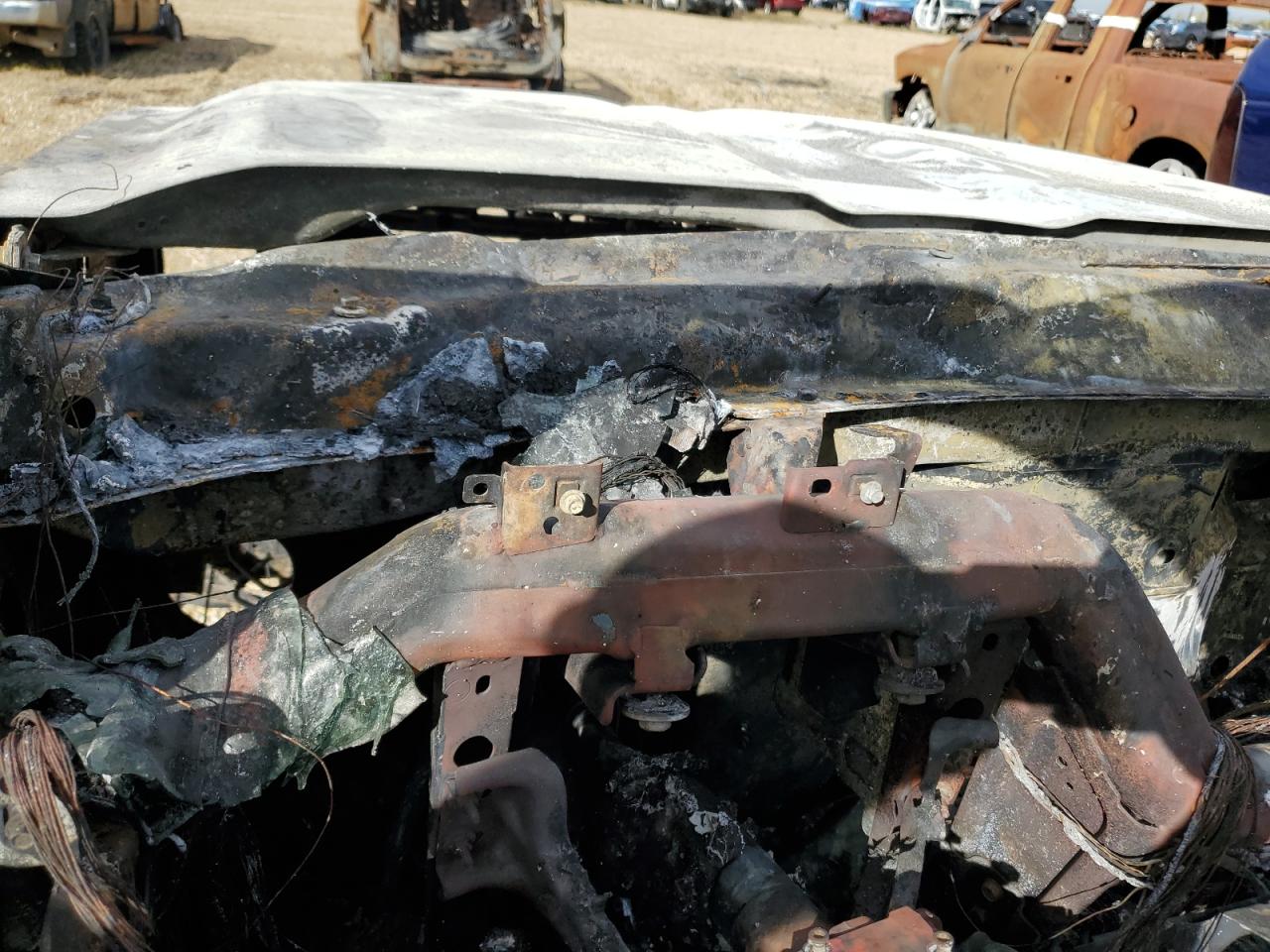 2015 Chevrolet Silverado VIN 1GC1KWE84FF102178 Copart auction photo, burn / burn - interior damage thumbnail 9