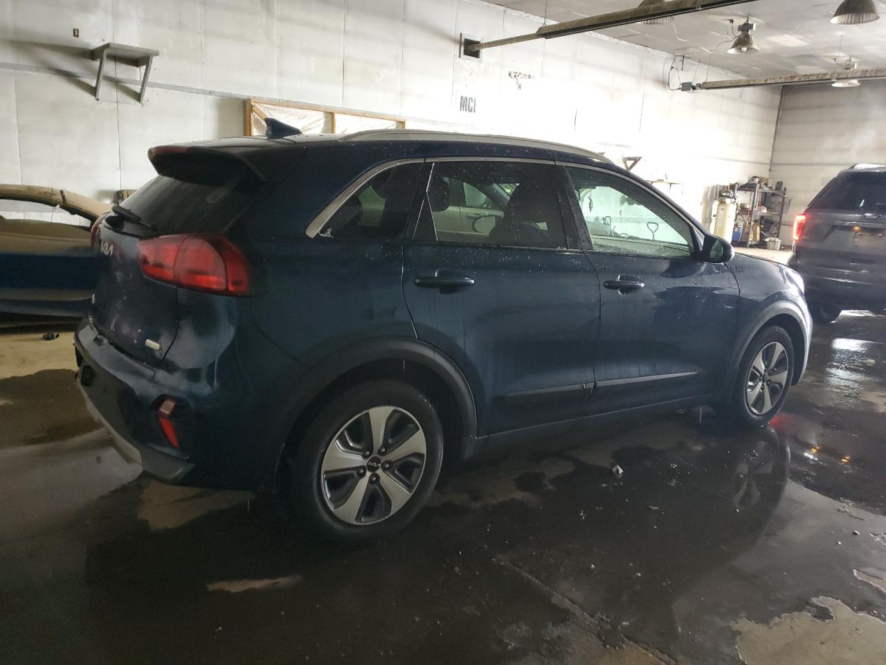 2022 KIA Niro VIN KNDCB3LC3N5498994 Copart auction photo, front end / side damage thumbnail 3