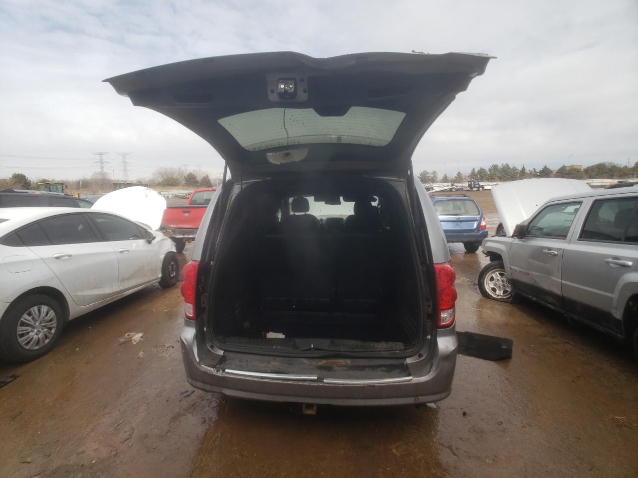 2014 Dodge Caravan VIN 2C4RDGEG8ER405014 Copart auction photo, front end / rear end damage thumbnail 6