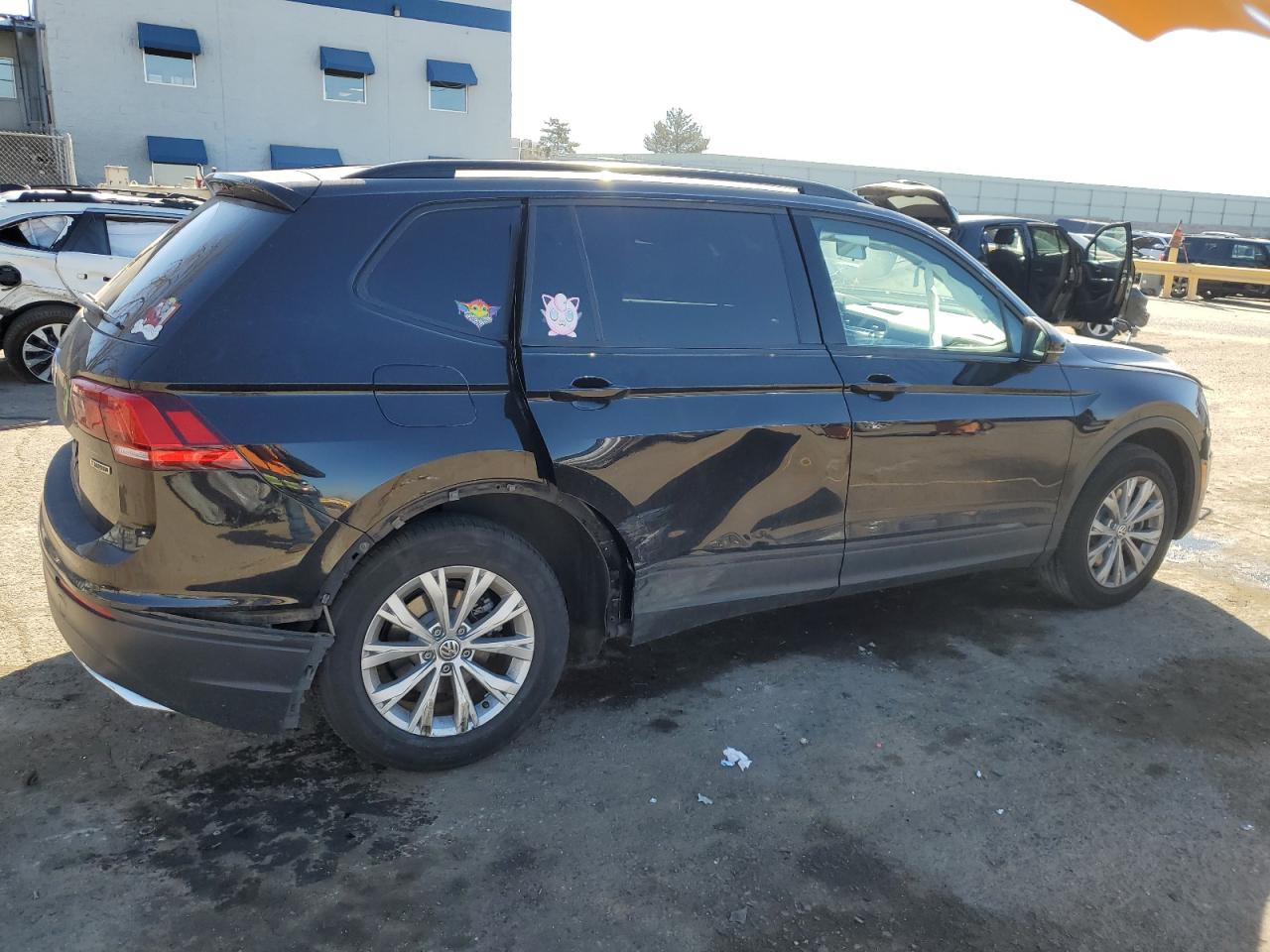 2019 Volkswagen Tiguan VIN 3VV0B7AX1KM110572 Copart auction photo, side damage thumbnail 3