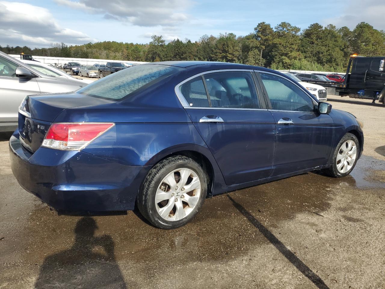 2008 Honda Accord VIN 1HGCP36718A037192 Copart auction photo, burn damage thumbnail 3