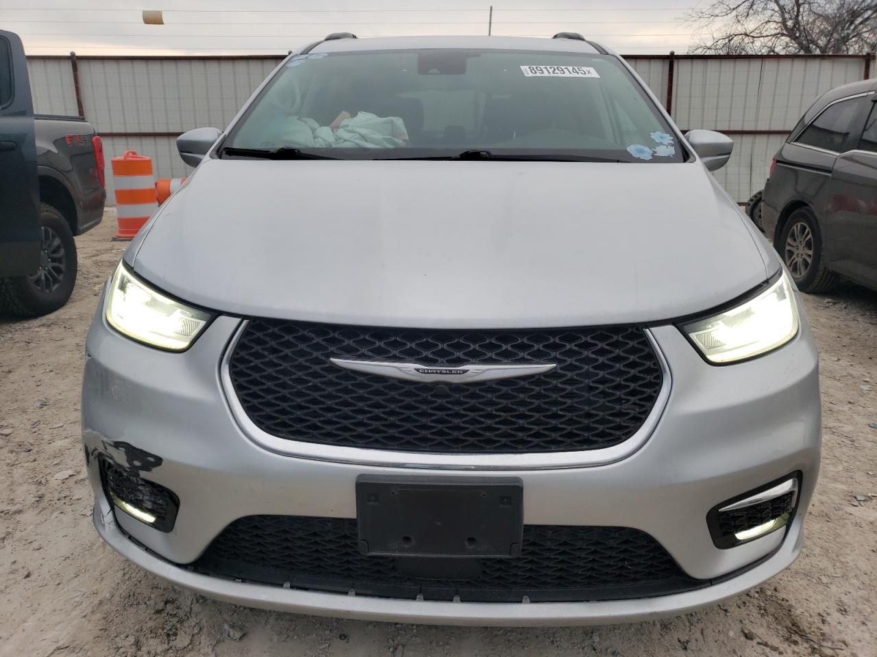 2022 Chrysler Pacifica VIN 2C4RC1BGXNR152167 Copart auction photo, front end / minor dent/scratches damage thumbnail 5