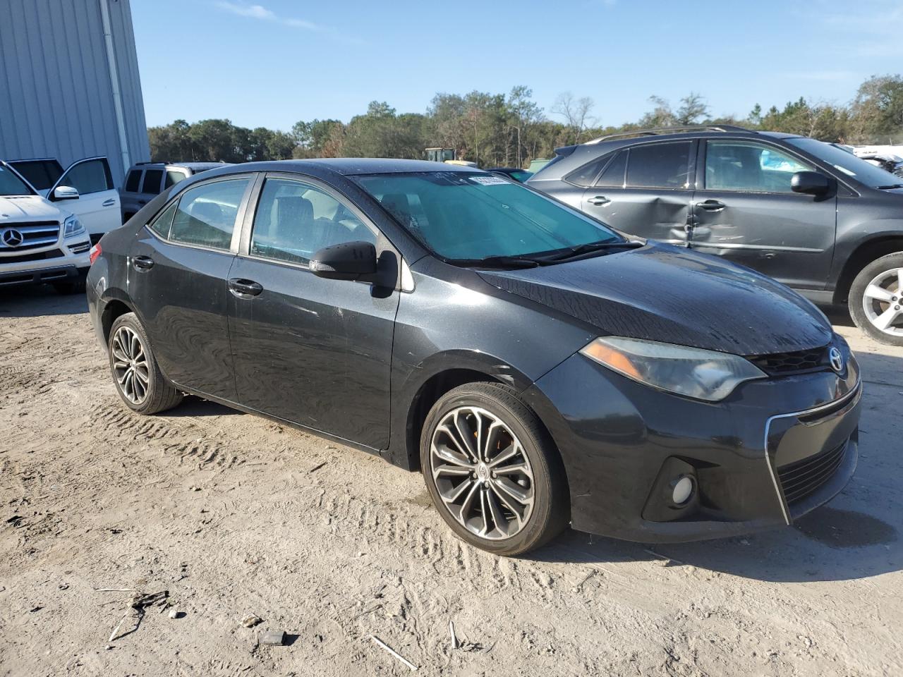 2016 Toyota Corolla VIN 2T1BURHE2GC536501 Copart auction photo, side / front end damage thumbnail 4
