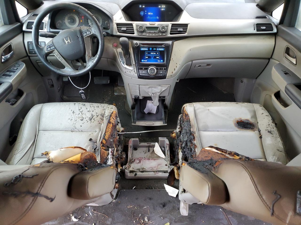 2016 Honda Odyssey VIN 5FNRL5H64GB136714 Copart auction photo, burn - interior / minor dent/scratches damage thumbnail 8