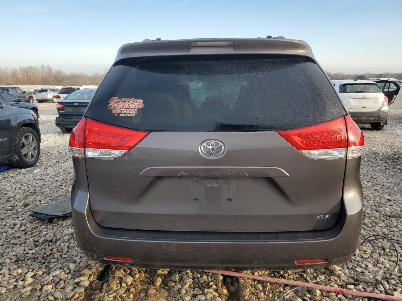 2012 Toyota Sienna VIN 5TDYK3DCXCS266968 Copart auction photo, front end damage thumbnail 6