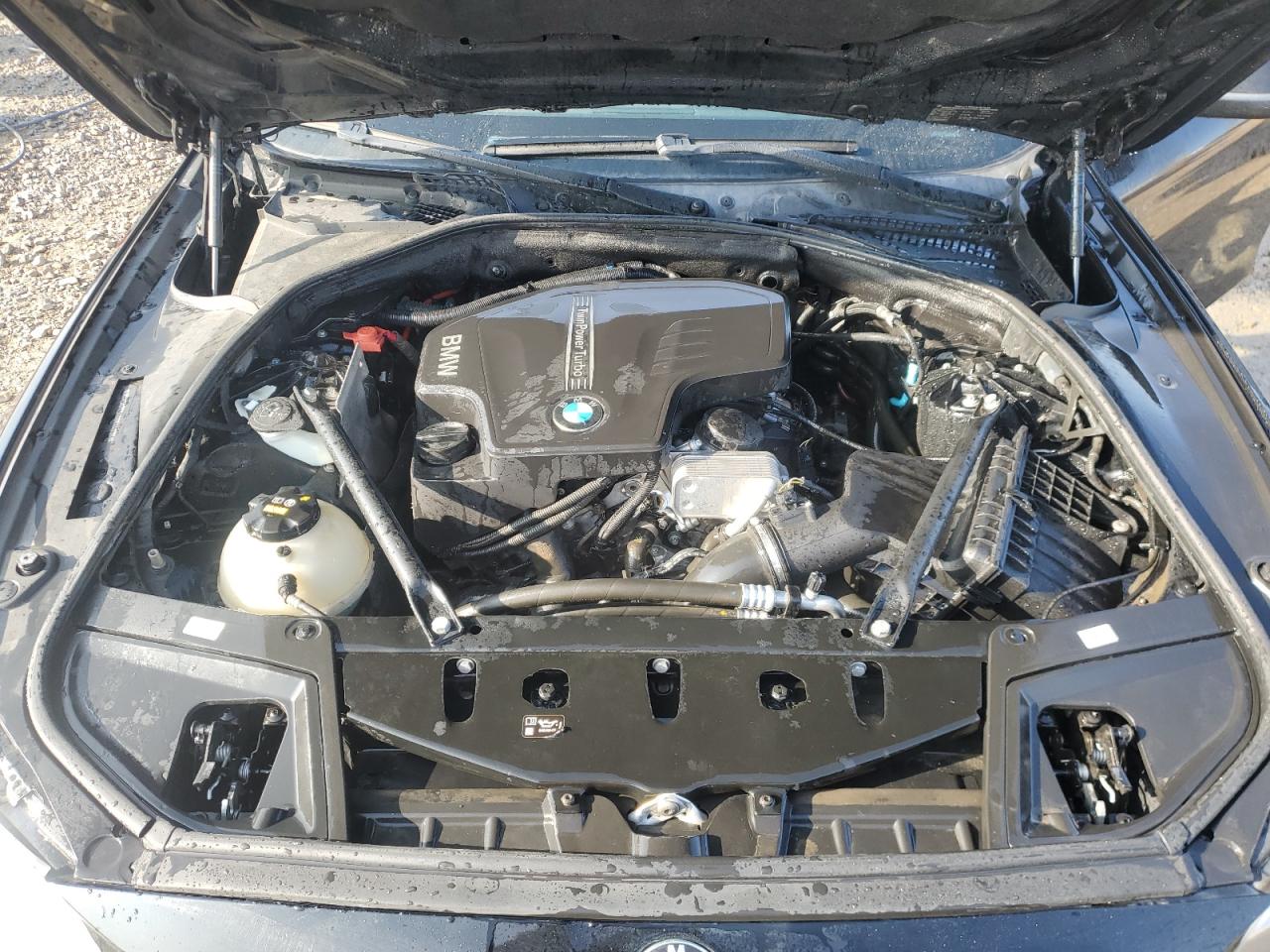2016 BMW 5er VIN WBA5A7C54GG644036 Copart auction photo, rear end damage thumbnail 11
