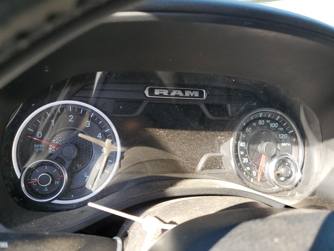 2019 RAM 1500 VIN 1C6RREFT6KN514332 Copart auction photo, water/flood damage thumbnail 9