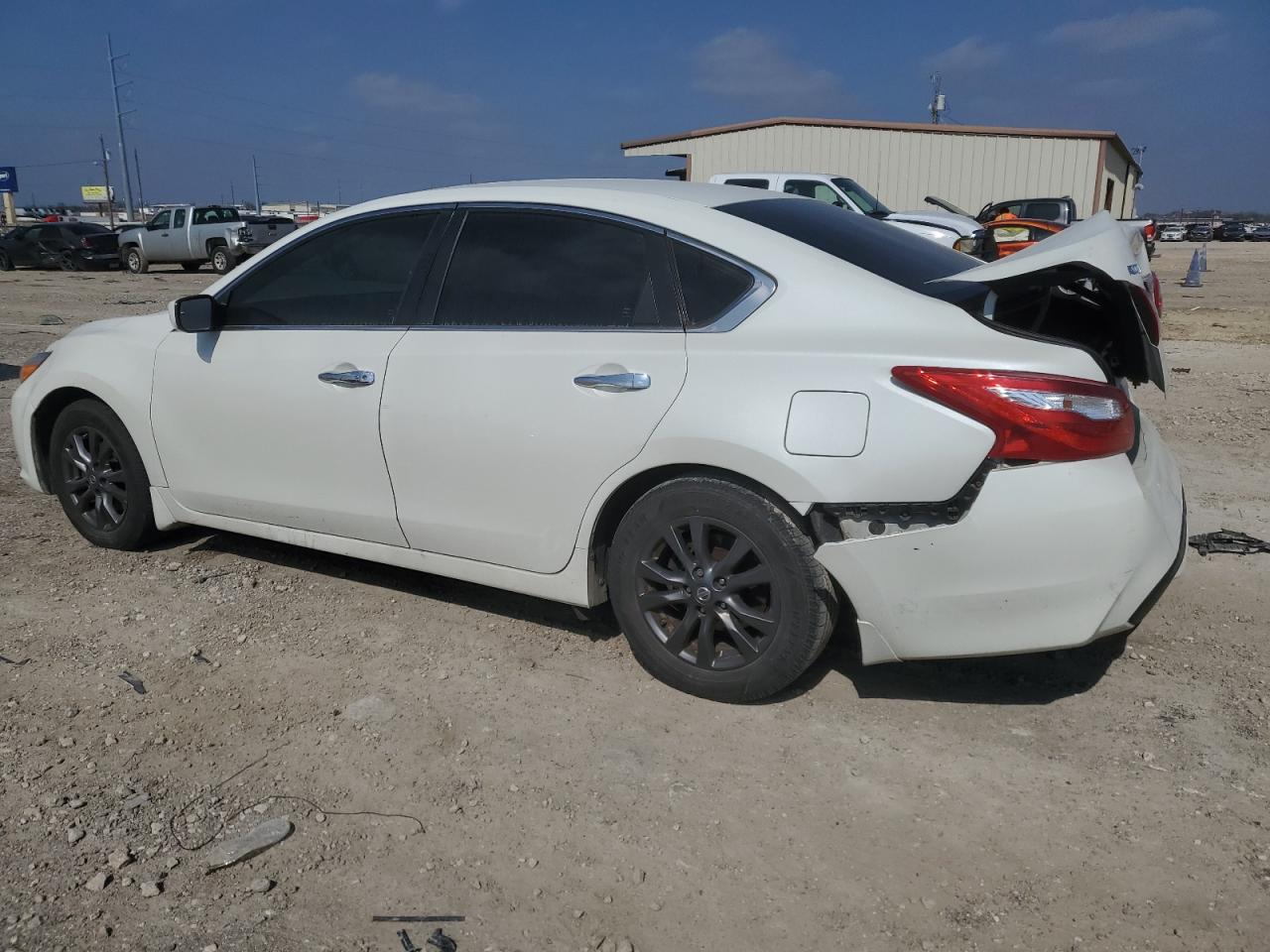 2017 Nissan Altima VIN 1N4AL3AP9HN318292 Copart auction photo, rear end damage thumbnail 2