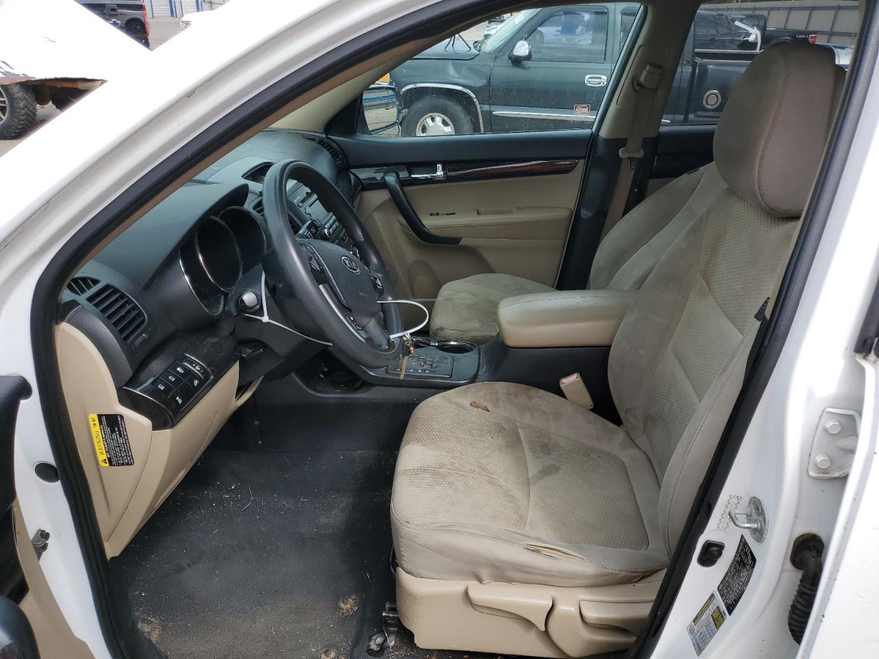 2011 KIA Sorento VIN 5XYKTDA29BG108668 Copart auction photo, minor dent/scratches damage thumbnail 7