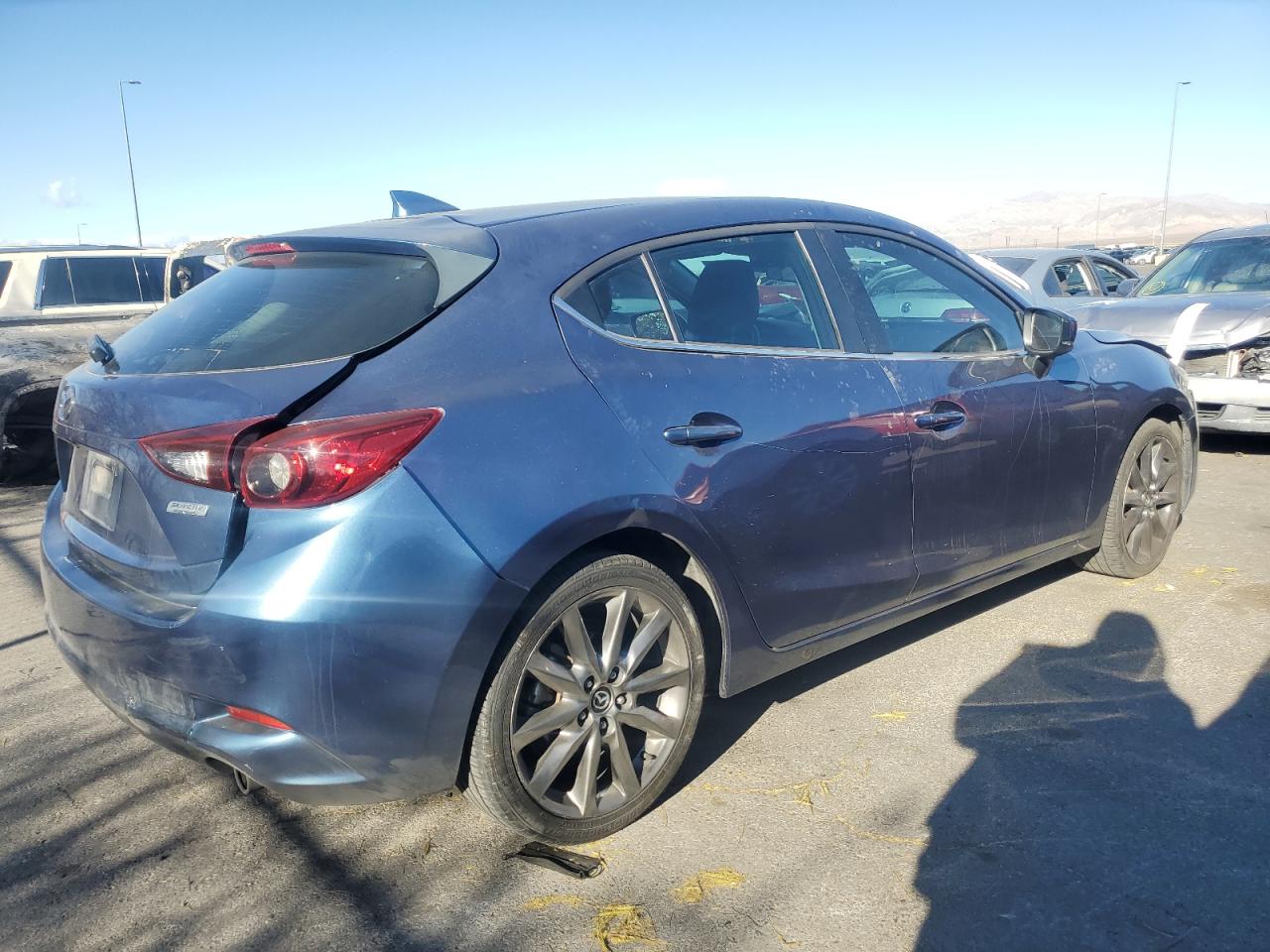 2018 Mazda 3 VIN 3MZBN1L35JM273906 Copart auction photo, front end damage thumbnail 3