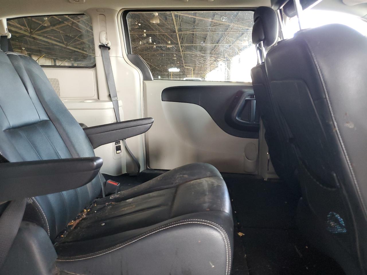 2014 Chrysler Town & Country VIN 2C4RC1BG3ER247072 Copart auction photo, rear end / side damage thumbnail 11