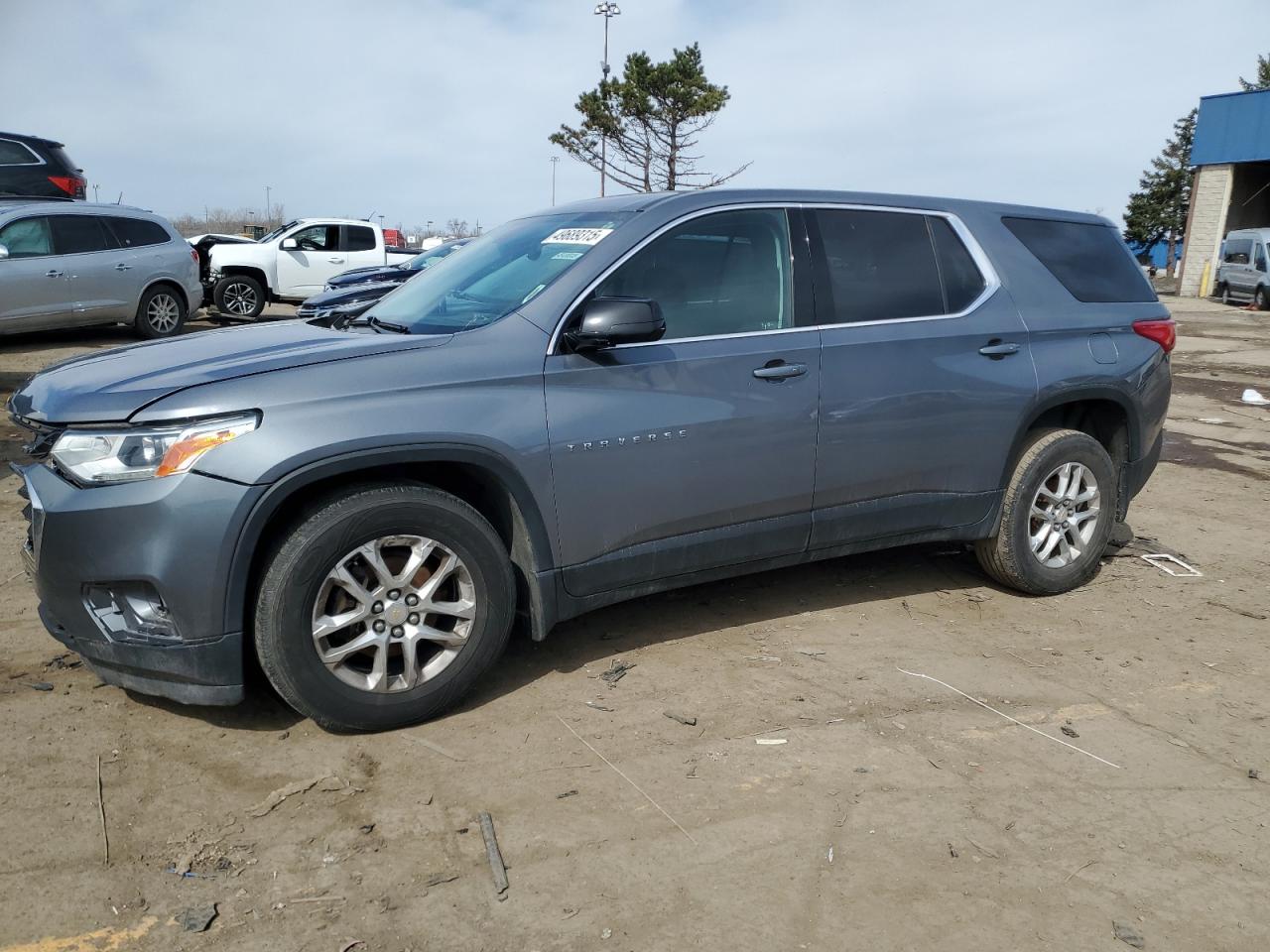 2018 Chevrolet Traverse VIN 1GNEVFKW6JJ196718 - Copart auction photo