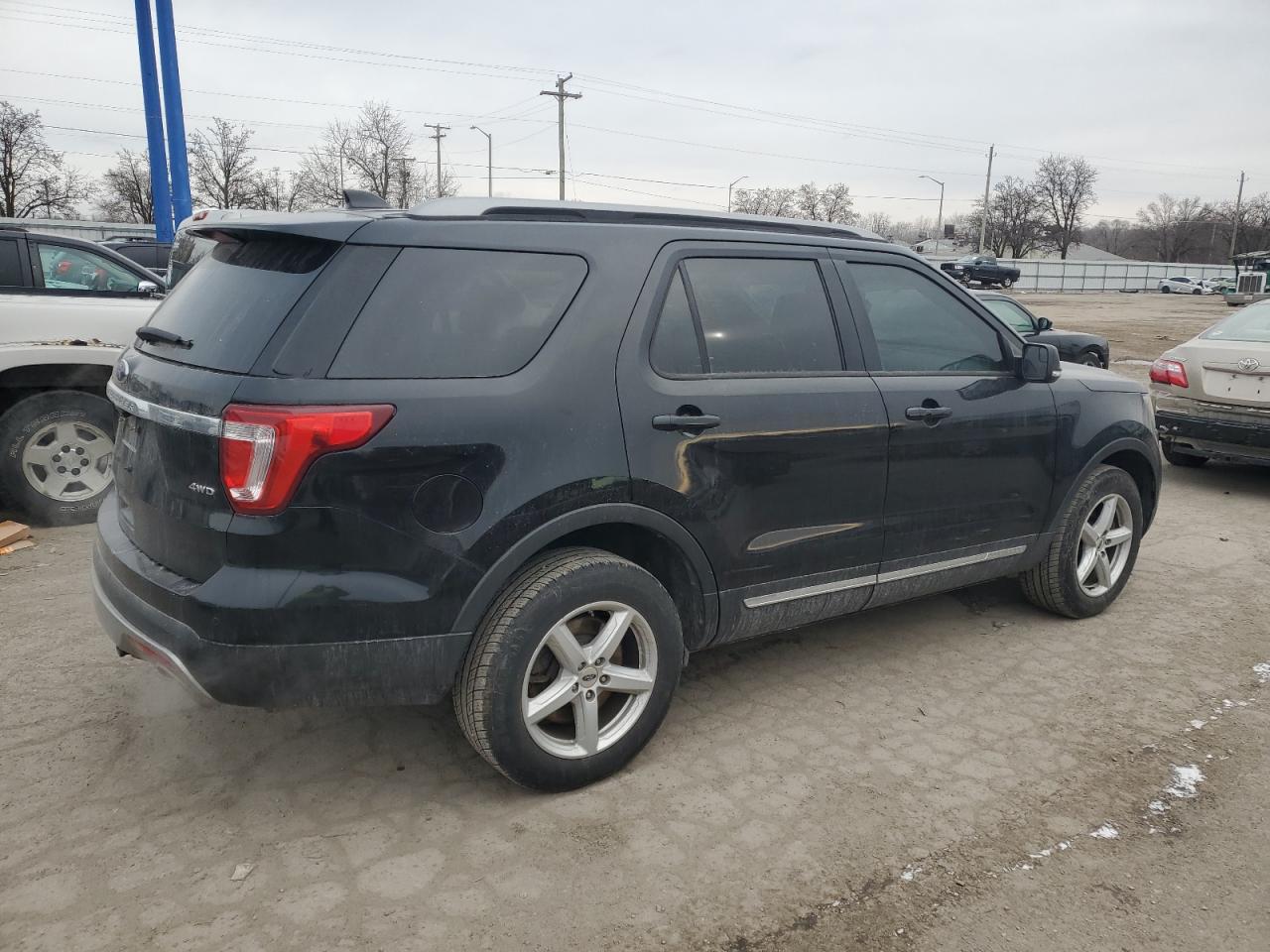 2017 Ford Explorer VIN 1FM5K8D80HGB92534 Copart auction photo, front end damage thumbnail 3