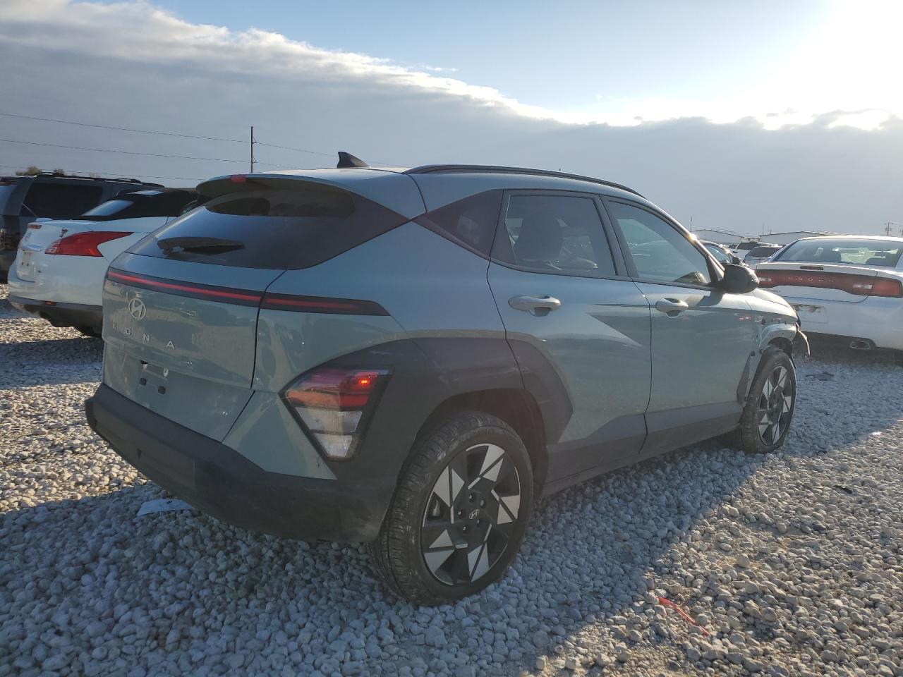 2024 Hyundai Kona VIN KM8HC3AB8RU087157 Copart auction photo, side / front end damage thumbnail 3