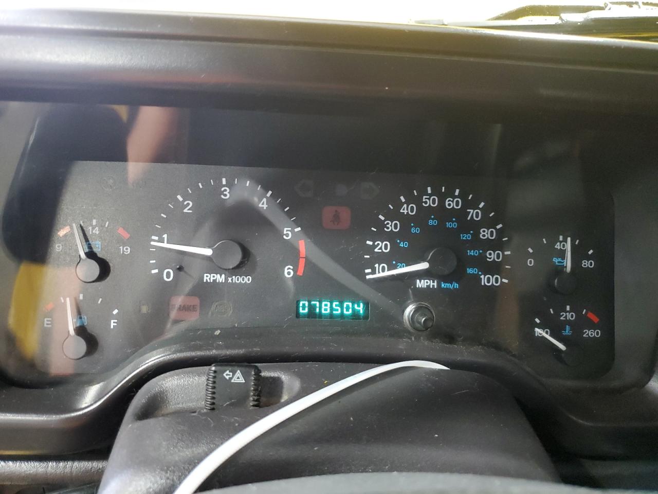 2000 Jeep Wrangler VIN 1J4FA49SXYP763398 Copart auction photo, front end damage thumbnail 9
