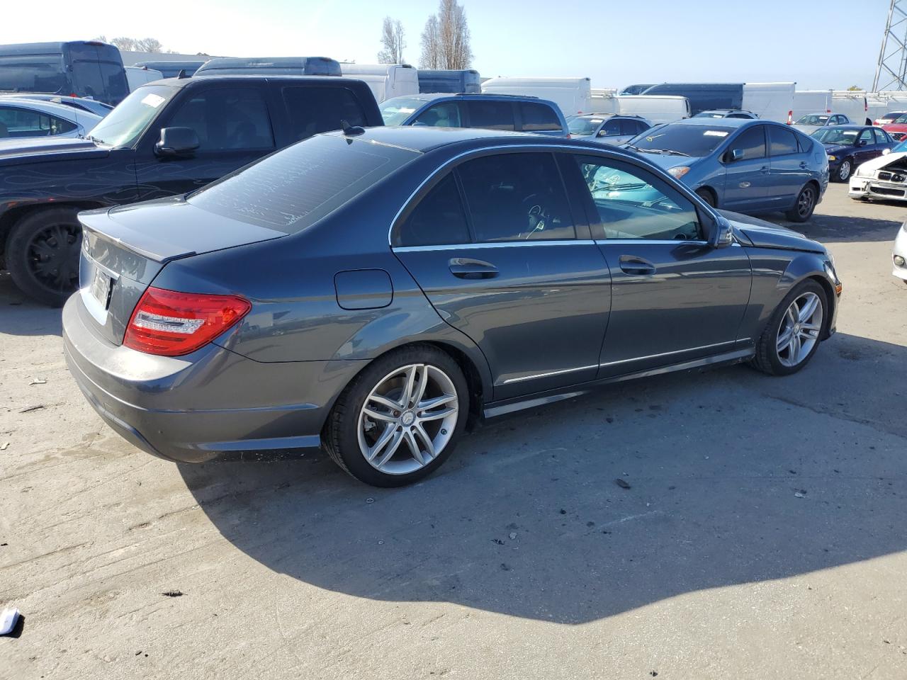 2013 Mercedes-Benz C-klasse VIN WDDGF4HB9DA787465 Copart auction photo, front end damage thumbnail 3