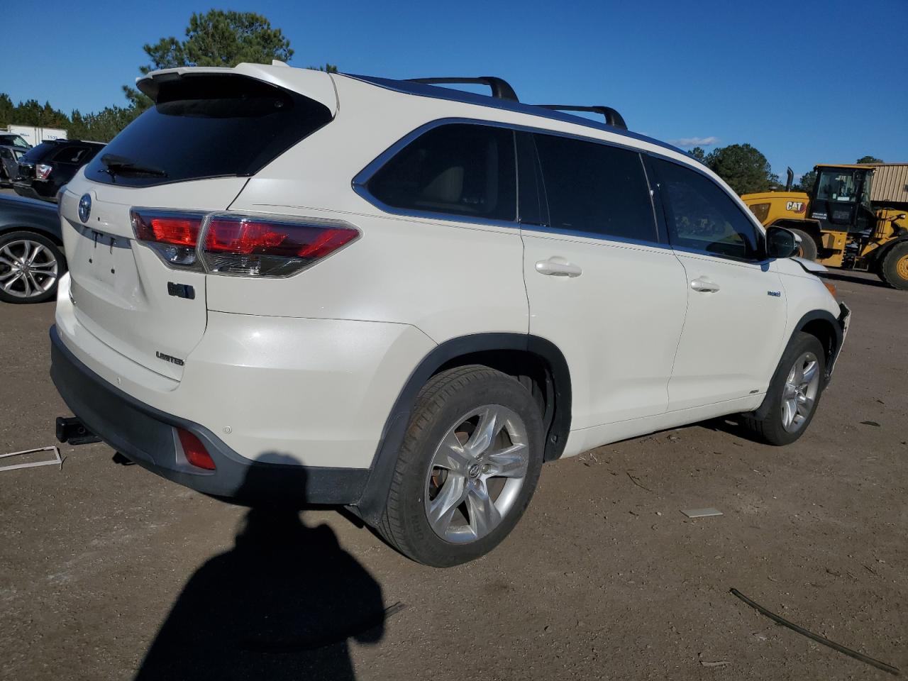 2016 Toyota Highlander VIN 5TDDCRFH3GS019322 Copart auction photo, front end damage thumbnail 3