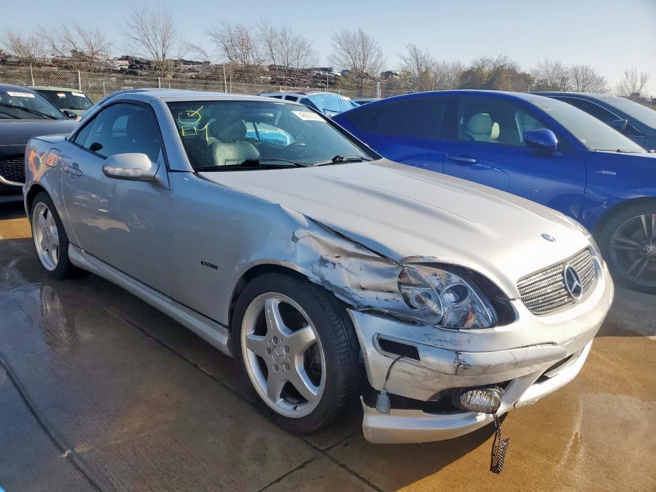 2003 Mercedes-Benz SLK-klasse VIN WDBKK49F13F273062 Copart auction photo, front end damage thumbnail 4