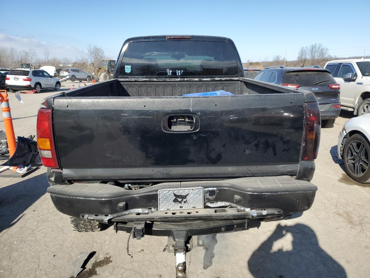 2003 GMC Sierra VIN 2GTEC19V531100668 Copart auction photo, rear end / minor dent/scratches damage thumbnail 6