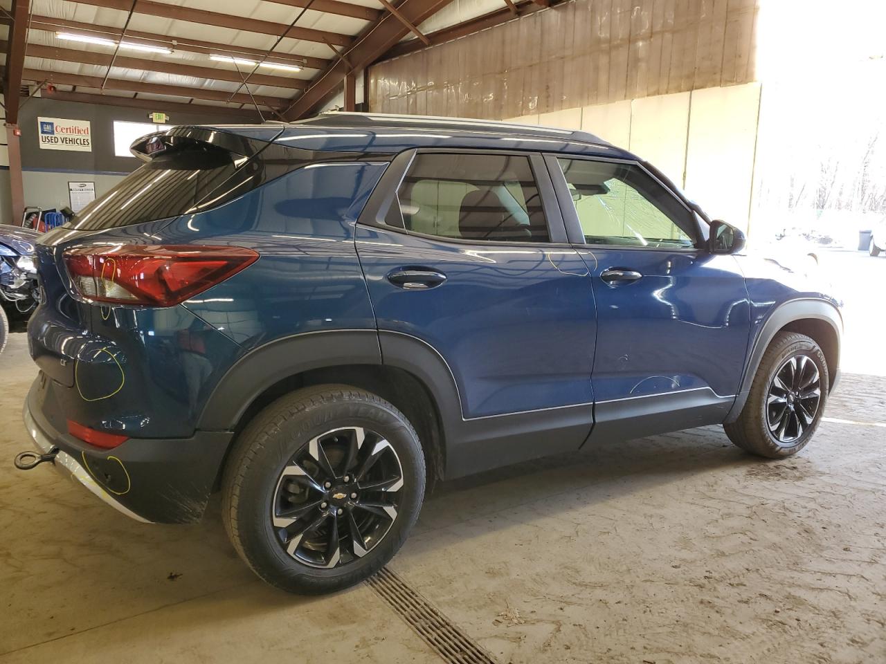 2021 Chevrolet TrailBlazer VIN KL79MRSL0MB121142 Copart auction photo, side / top/roof damage thumbnail 3