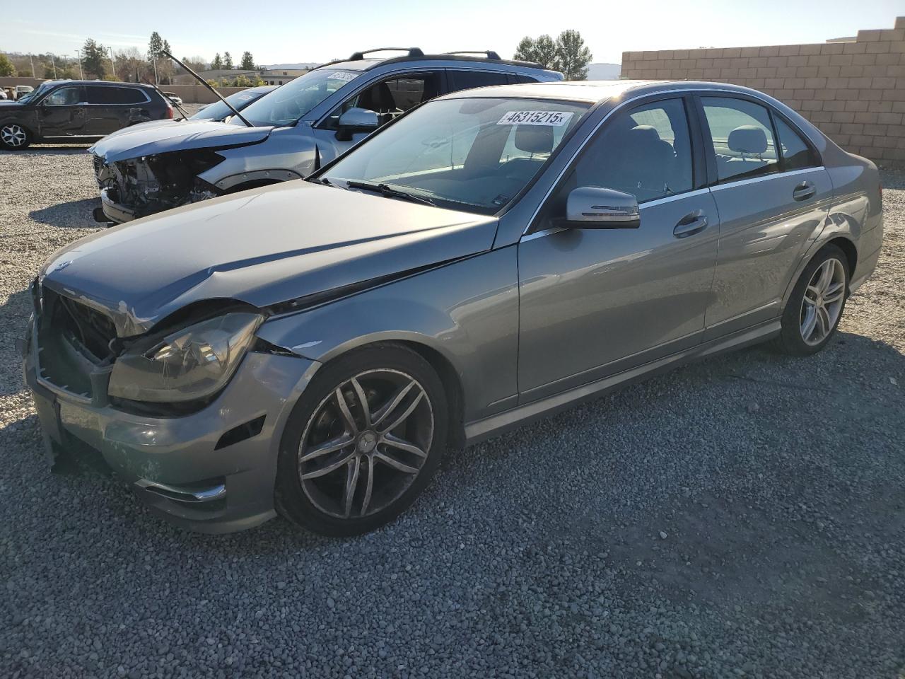 2013 Mercedes-Benz C-klasse VIN WDDGF4HB8DR268523
