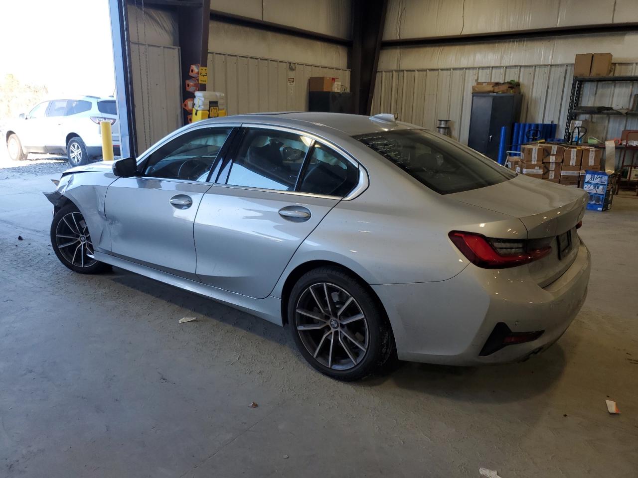2019 BMW 3er VIN WBA5R1C5XKFH01038 Copart auction photo, front end / side damage thumbnail 2