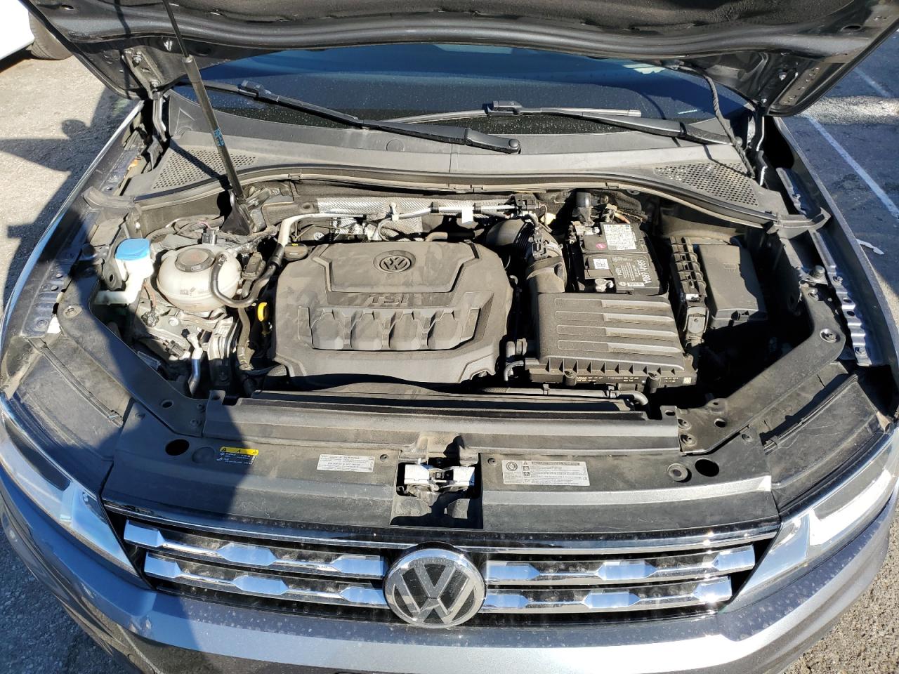 2019 Volkswagen Tiguan VIN 3VV3B7AX0KM187768 Copart auction photo, rear end / all over damage thumbnail 12
