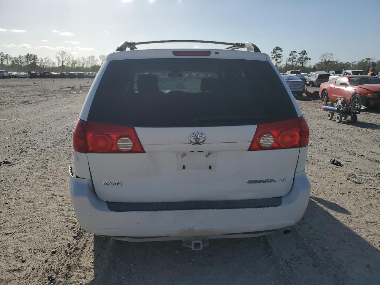 2007 Toyota Sienna VIN 5TDZK23C27S095784 Copart auction photo, side / minor dent/scratches damage thumbnail 6