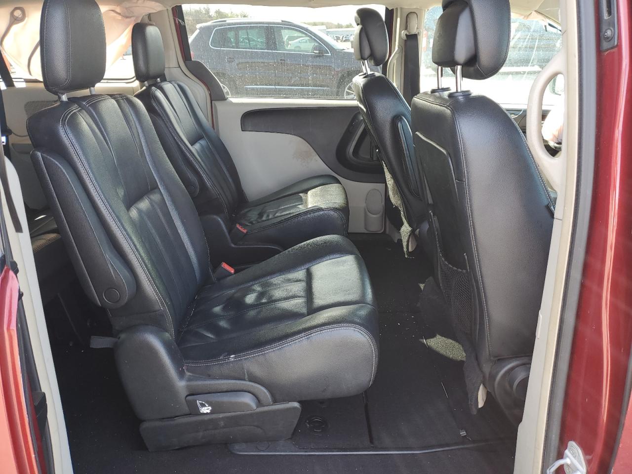 2014 Chrysler Town & Country VIN 2C4RC1BG8ER124299 Copart auction photo, front end / minor dent/scratches damage thumbnail 11