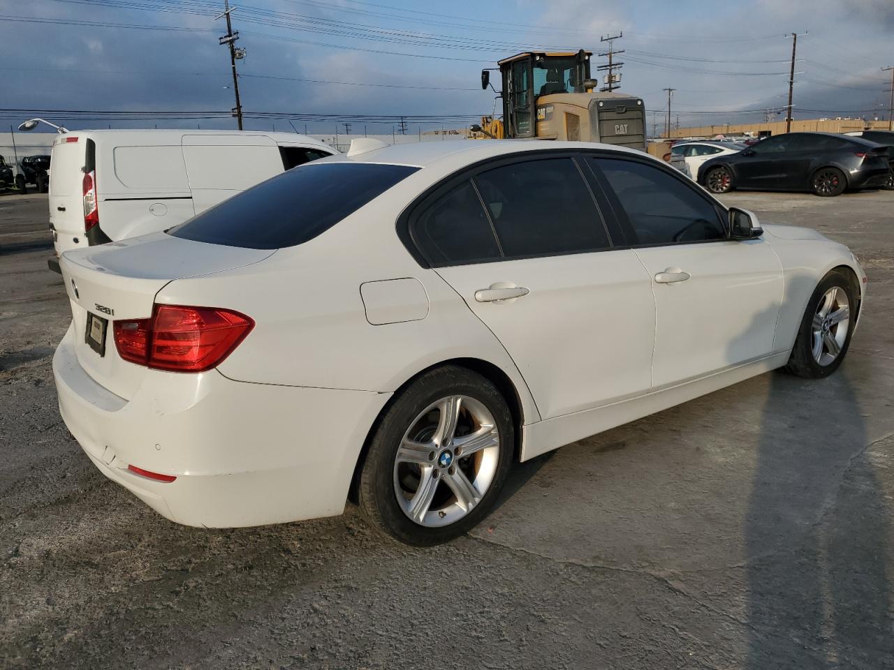 2014 BMW 3er VIN WBA3C1C59EK108577 Copart auction photo, all over damage thumbnail 3