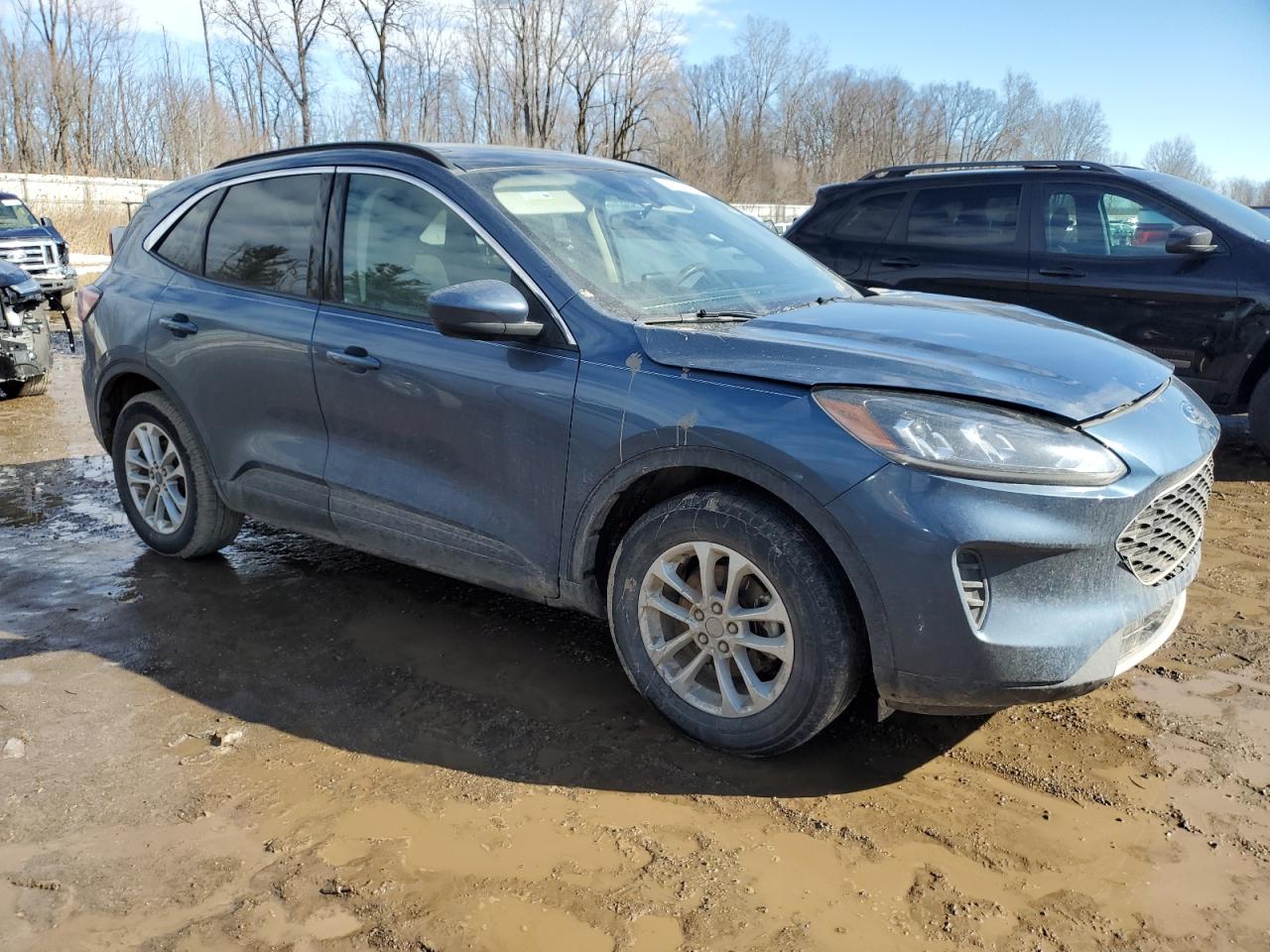 2020 Ford Escape VIN 1FMCU9G60LUC53201 Copart auction photo, front end / side damage thumbnail 4