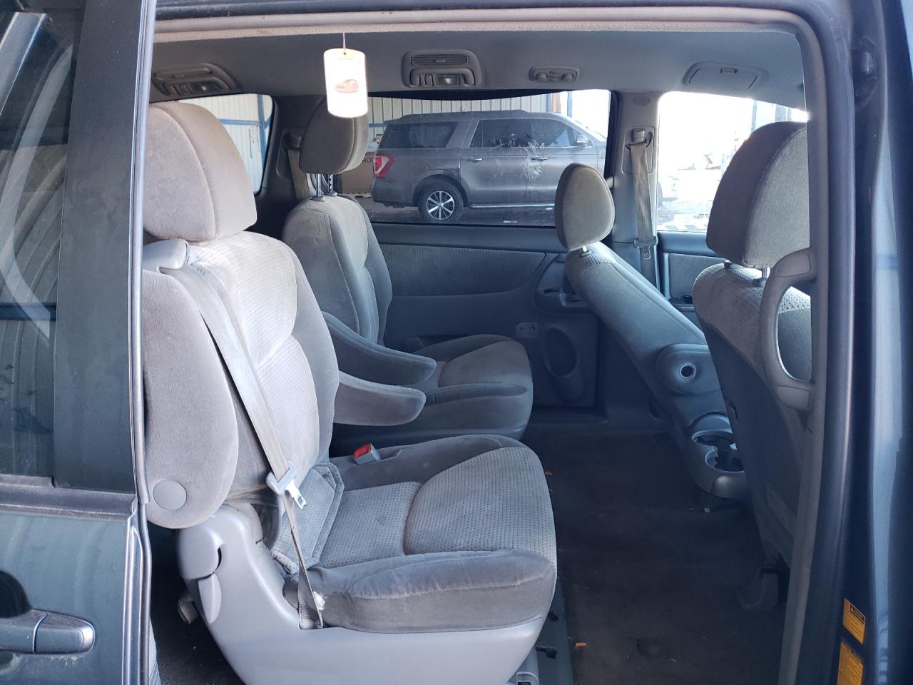 2010 Toyota Sienna VIN 5TDKK4CC2AS331581 Copart auction photo, front end damage thumbnail 11