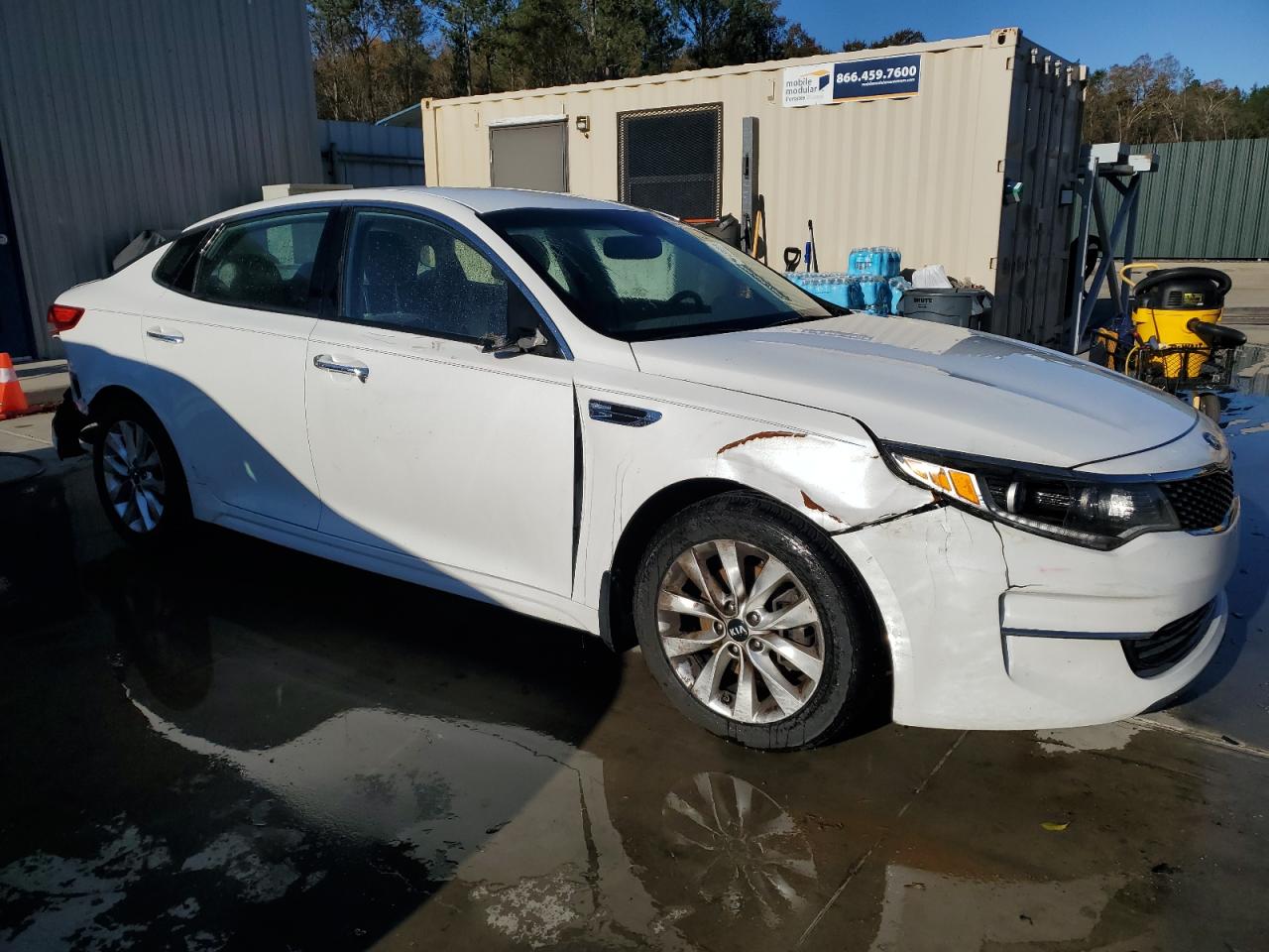 2016 KIA Optima VIN 5XXGU4L3XGG041700 Copart auction photo, rear end / front end damage thumbnail 4