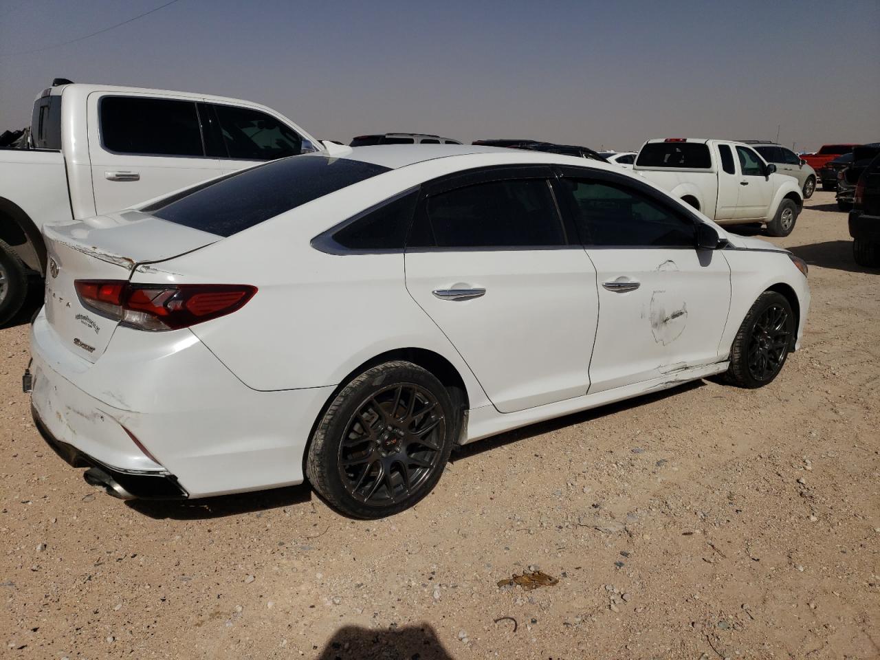 2018 Hyundai Sonata VIN 5NPE34AF9JH707898 Copart auction photo, rear end / side damage thumbnail 3