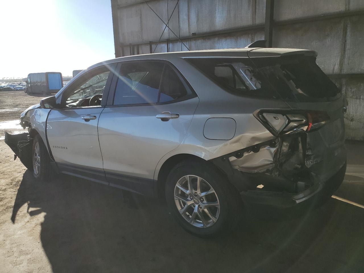2022 Chevrolet Equinox VIN 3GNAXHEVXNS105204 Copart auction photo, front end / rear end damage thumbnail 2