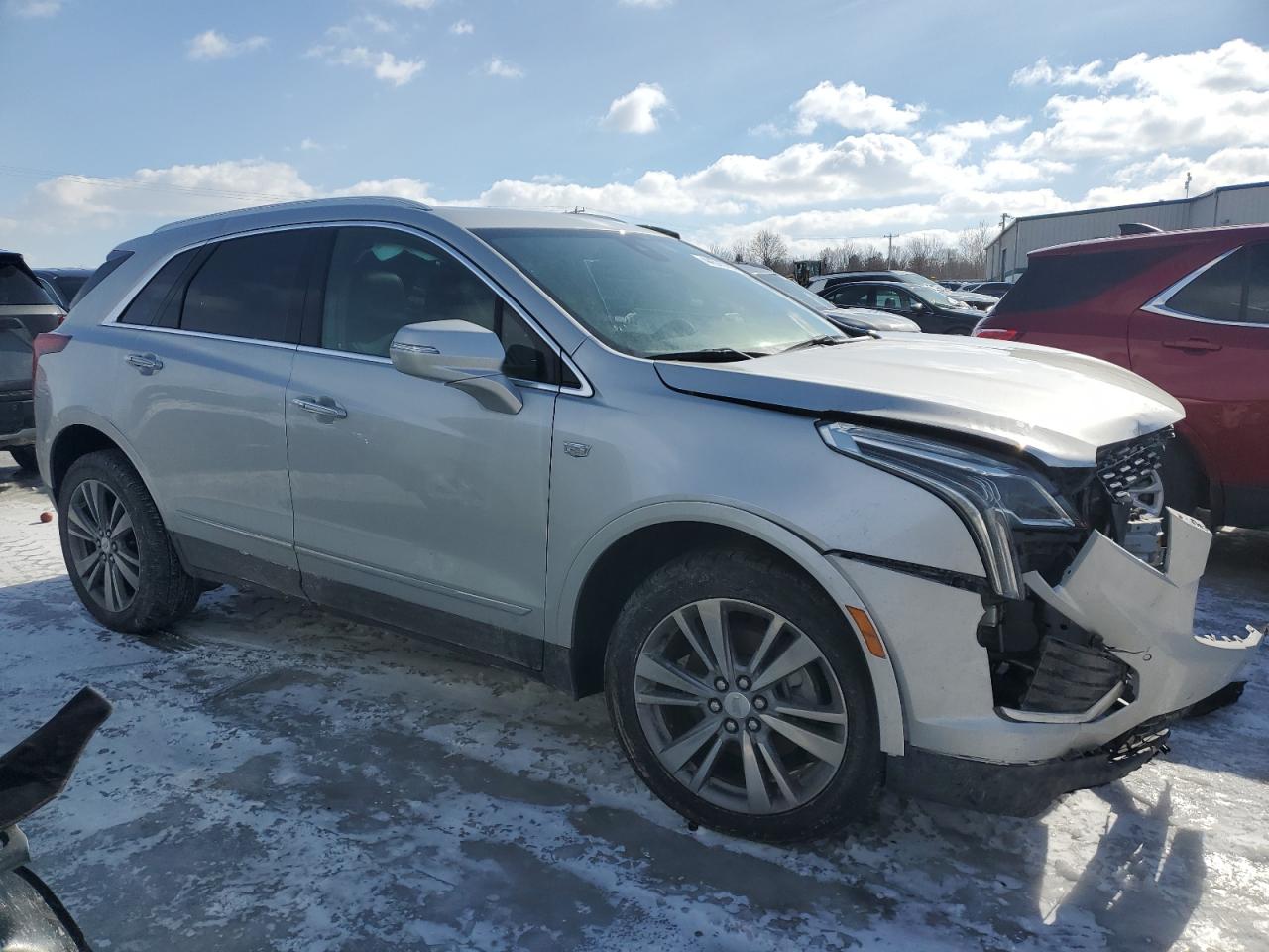 2020 Cadillac XT5 VIN 1GYKNDRS3LZ131598 Copart auction photo, front end damage thumbnail 4