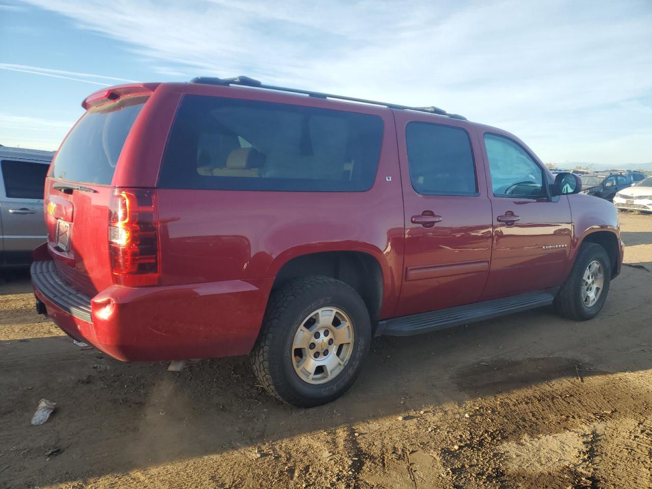 2014 Chevrolet Suburban VIN 1GNSKJE79ER228670 Copart auction photo, front end / side damage thumbnail 3