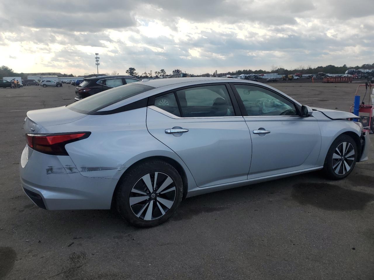 2021 Nissan Altima VIN 1N4BL4DV7MN390736 Copart auction photo, front end / minor dent/scratches damage thumbnail 3