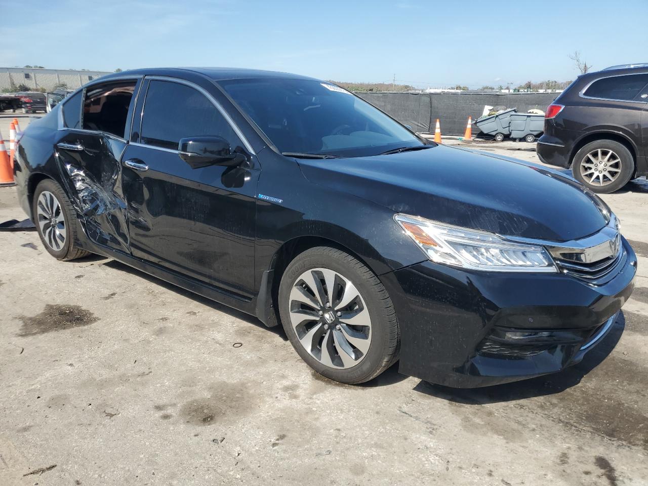 2017 Honda Accord VIN JHMCR6F73HC019581 Copart auction photo, side damage thumbnail 4
