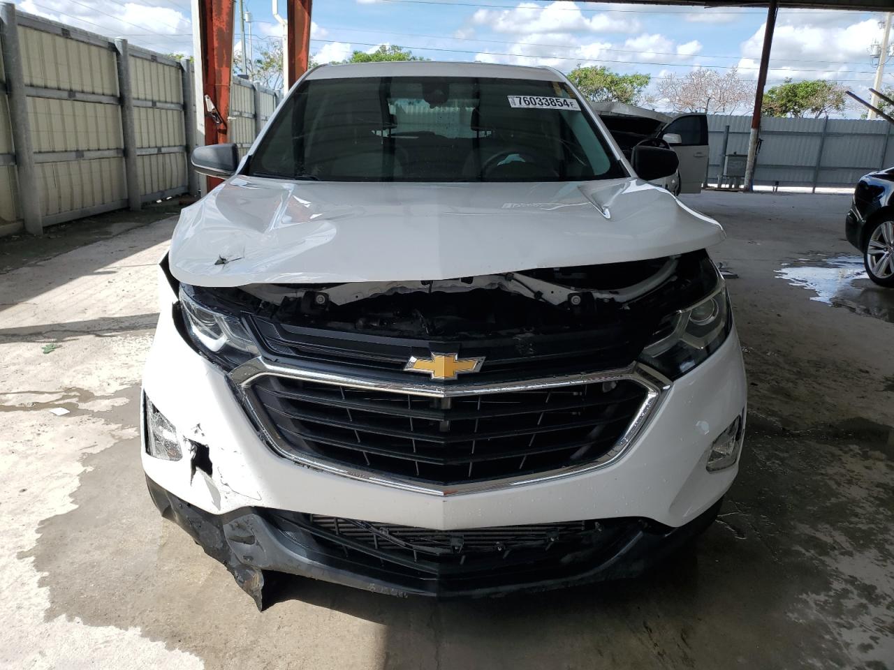 2020 Chevrolet Equinox VIN 3GNAXHEV5LS561561 Copart auction photo, front end / side damage thumbnail 5