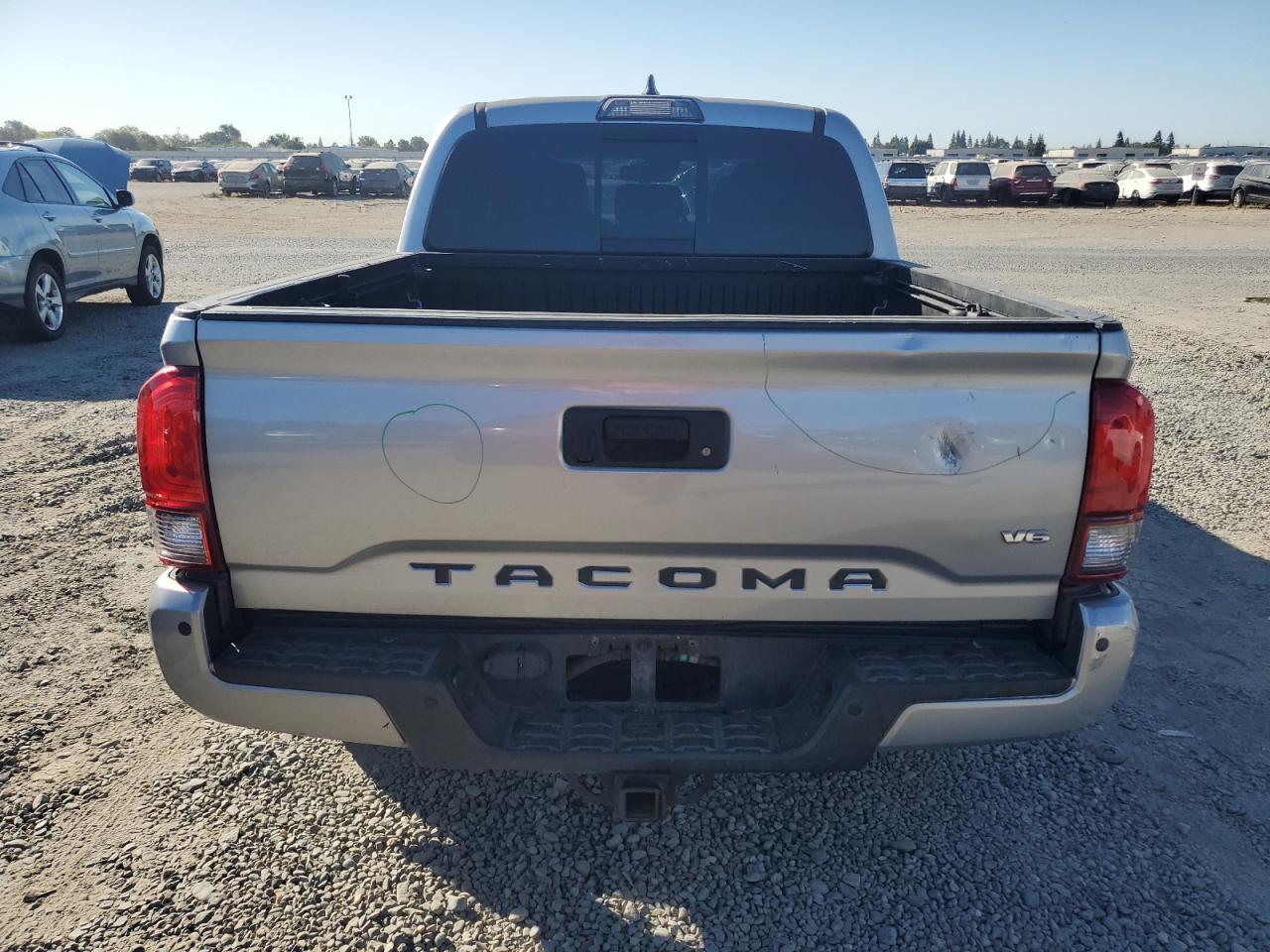 2018 Toyota Tacoma VIN 3TMCZ5AN6JM167181 Copart auction photo, vandalism damage thumbnail 6