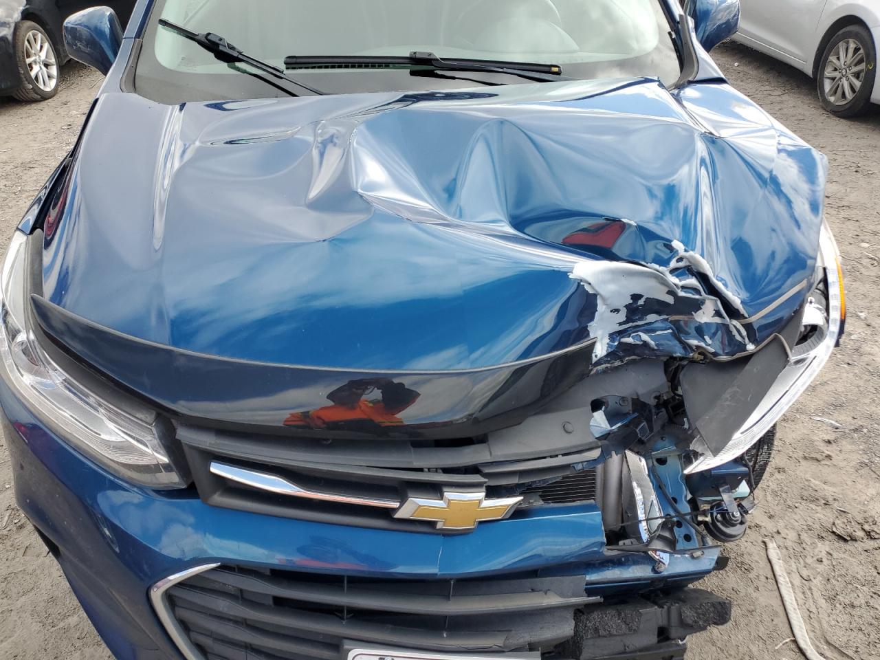 2020 Chevrolet Trax VIN 3GNCJPSB0LL298078 Copart auction photo, front end damage thumbnail 13