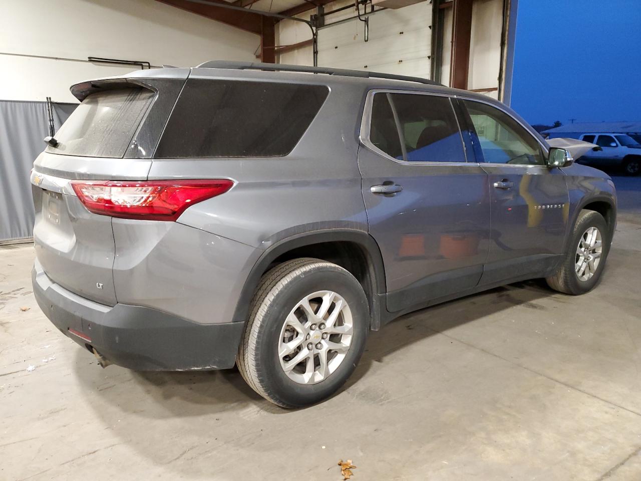 2020 Chevrolet Traverse VIN 1GNEVHKW9LJ315490 Copart auction photo, front end damage thumbnail 3