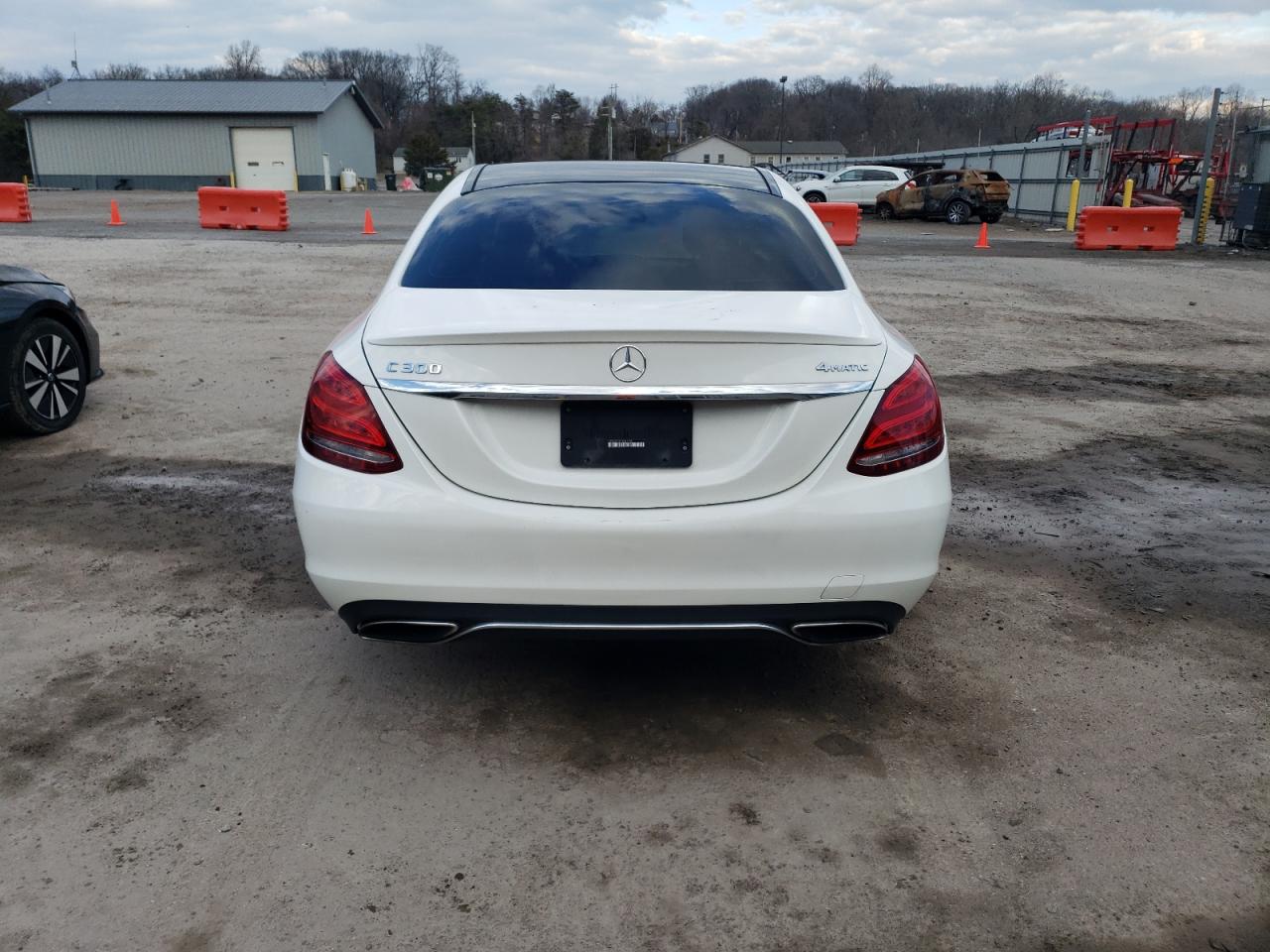 2018 Mercedes-Benz C-klasse VIN WDDWF4KB1JR387580 Copart auction photo, side damage thumbnail 6