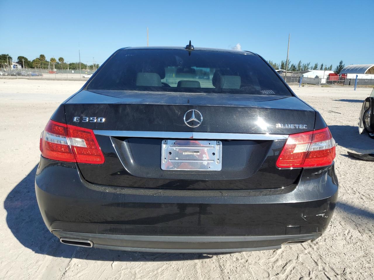 2011 Mercedes-Benz E-klasse VIN WDDHF2EB9BA346915 Copart auction photo, water/flood / minor dent/scratches damage thumbnail 6